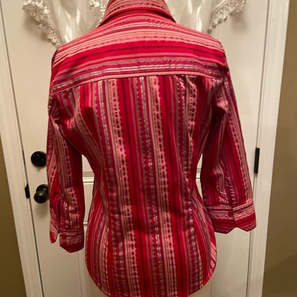 New York & Company Stretch Button Down Top Size M - Picture 3 of 4